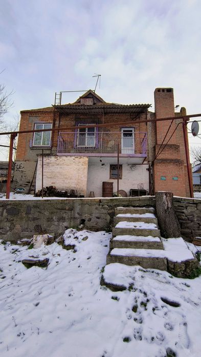 Продам будинок у ЦМ рн з видом на річку