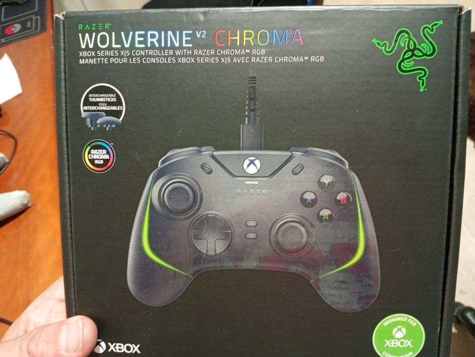 Comando Razer Wolverine V2 Chroma
