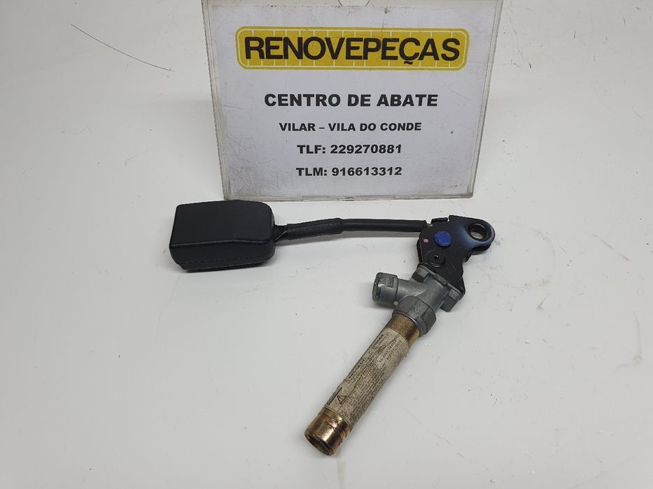 Encaixe de cinto frente direito CITROËN XSara (N1)