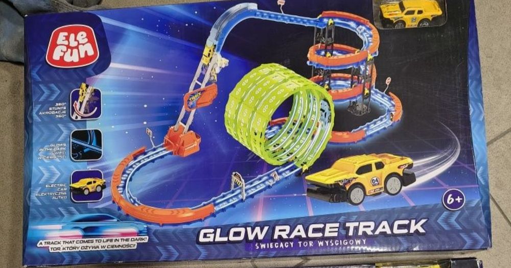 Świecący Tor wyścigowy