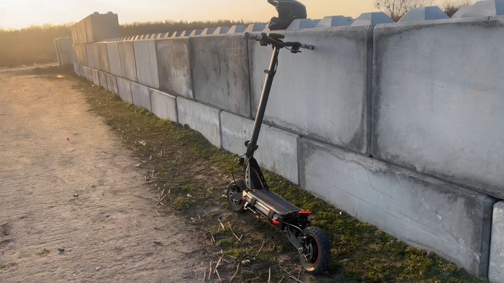 Продам електро самокат  KuKirin g2 max