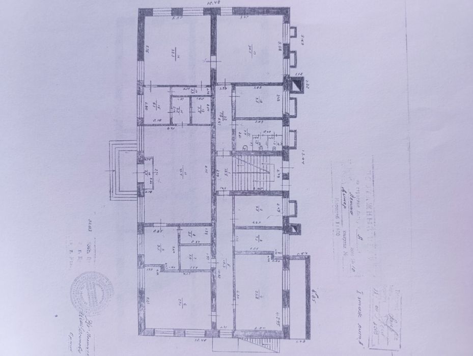 Продаж  Двоповерхової будівлі під комерцію в центрі Димера