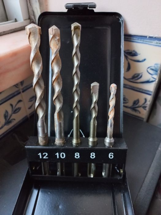 Estojo com 5 brocas para betão