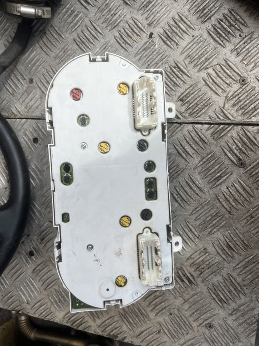 Приборная панель Mitsubishi Outlander 2005г аутлендер