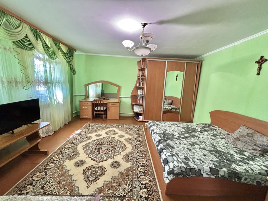 Продається будинок 110м.кв. Ділянка 9 соток. Тисменичани. Школа. Садок. Газ. Світло. Вода