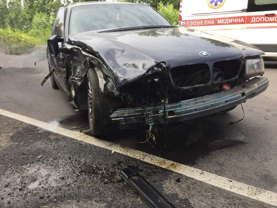 Продам BMW E38 после дтп