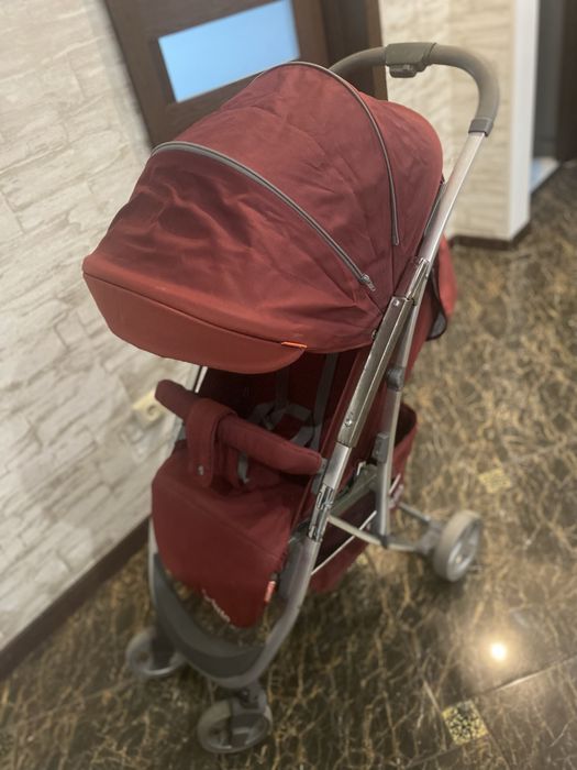 Прогулянкова коляска