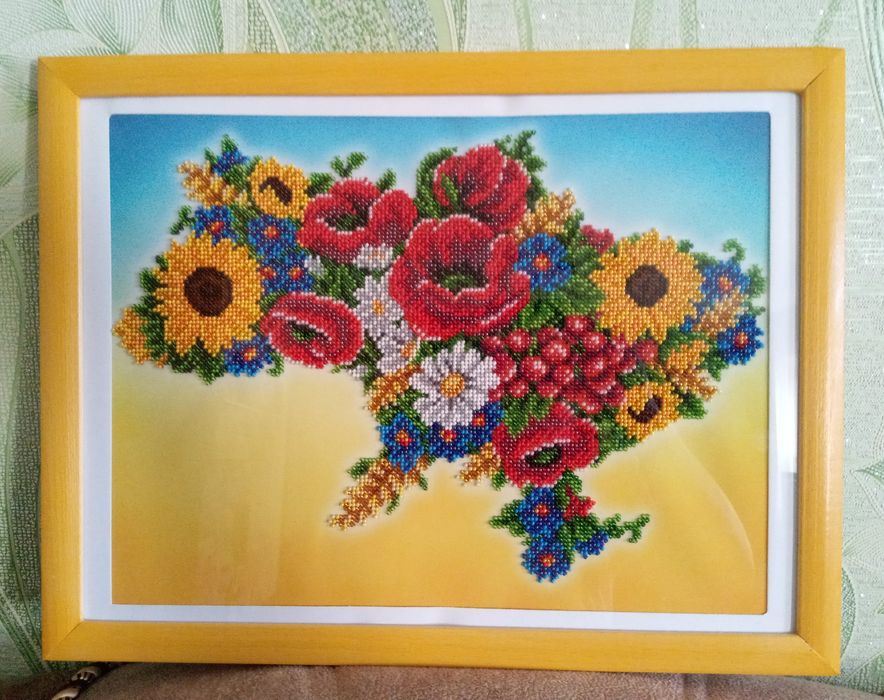 Картина вишита бісером, ручна робота,,Наша квітуча Україна,,