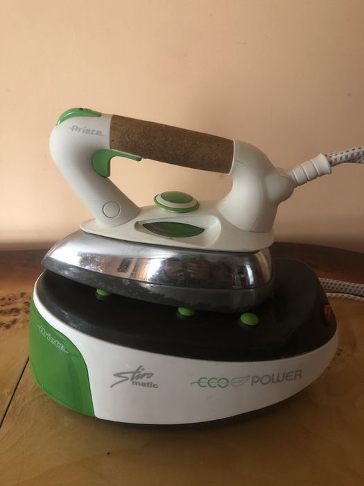 Утюг праска Ariete 5577/6 з парогенератором парова прасувальна станція