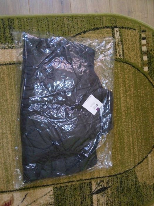 Pikowana kamizelka damska bezrękawnik kurtka czarna rozmiar 48