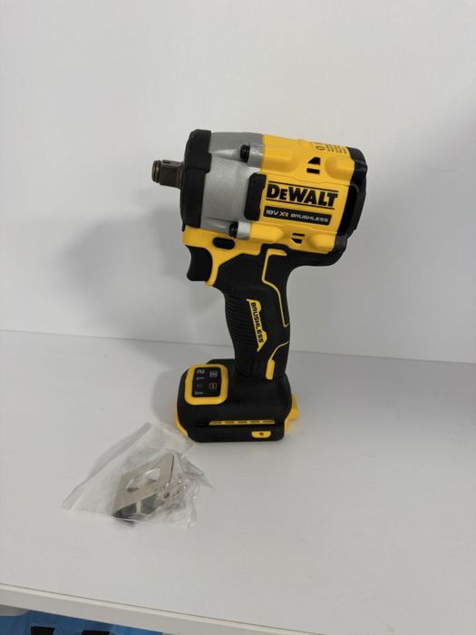 Гайковерт Dewalt DCF921