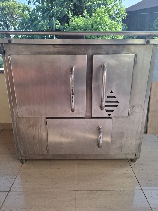 Fogão e forno de ferro revestido a Inox