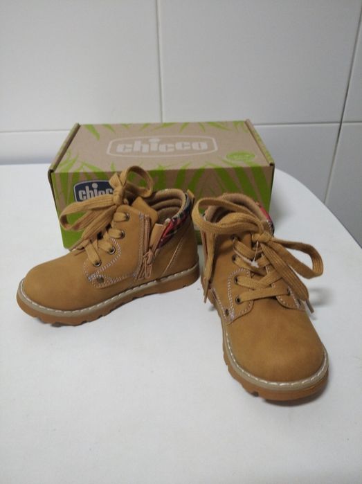 Botas novas de menino da Chicco tamanho 27
