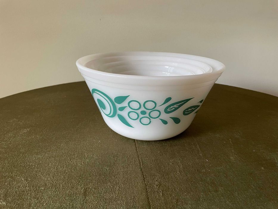 Conjunto de 5 taças, saladeiras em vidro