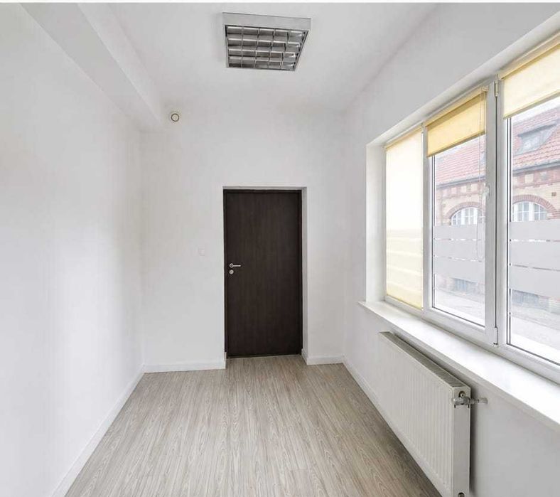 Gabinet do wynajęcia – 9,5 m² | I piętro | Szamotuły