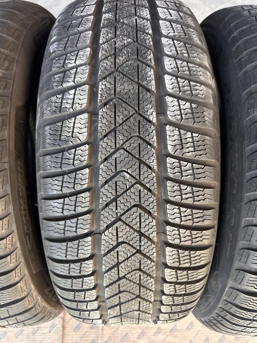 Резина зимная.    Pirelli.    225.50.17.    Romania