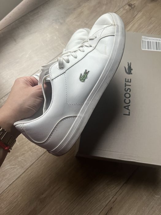 Lacoste 39 biale