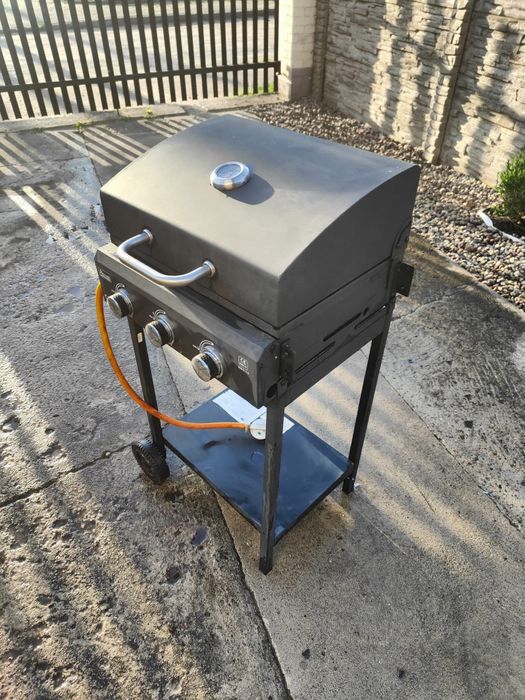 Grill ogrodowy gazowy