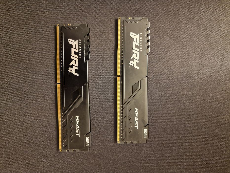 Vendo 2 sticks de 16gb ddr4 ram Fury 3200mhz