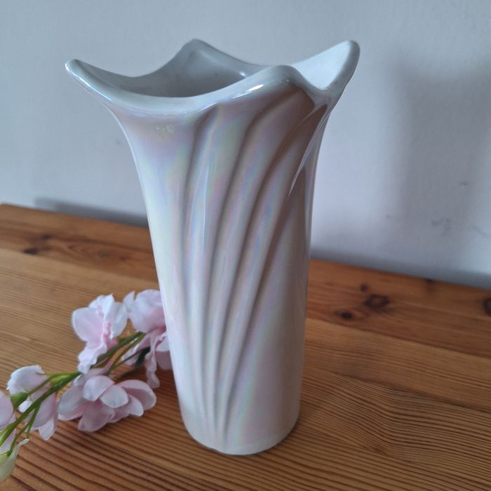 Wazon ze szkliwionej ceramiki