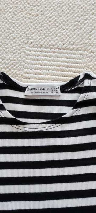 Top às riscas Brancas e pretas