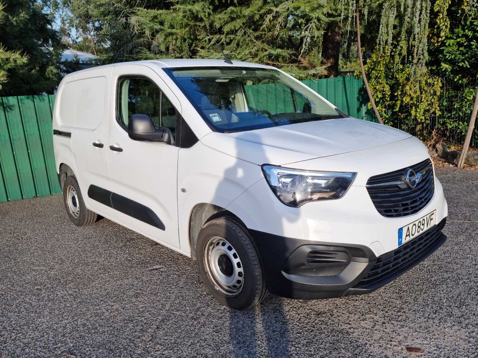 OPEL Combo Cargo Diesel 1.5 CDTi L1H1 Enjoy 4d, 3 Lugares COM GARANTIA e Financiamento