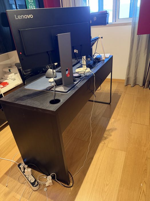 Secretária IKEA 140x50