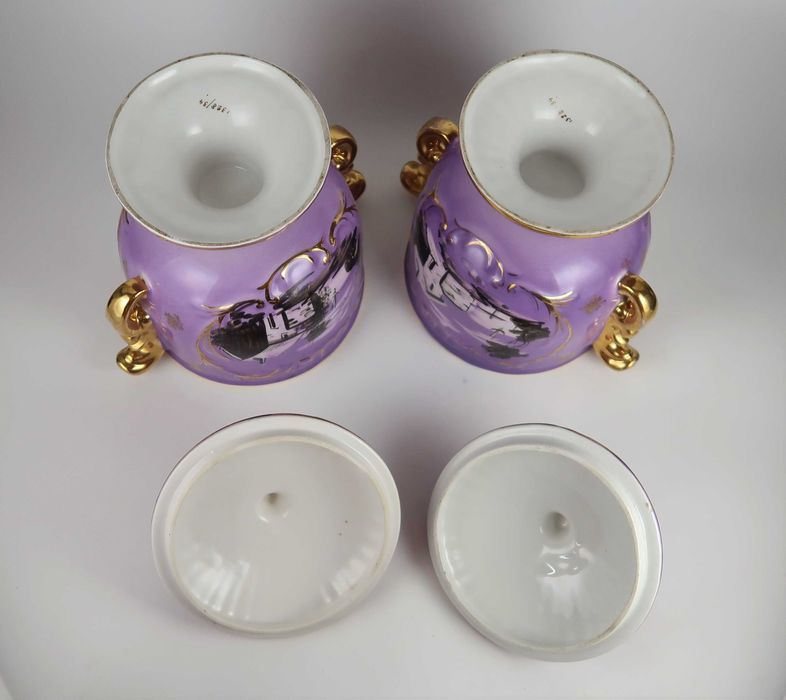 Par de Ânforas de cor Lilás em faiança