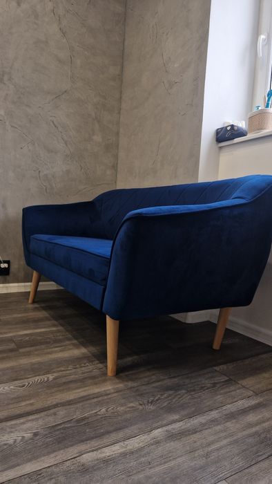 Sofa dwoosobowa w dobrym stanie