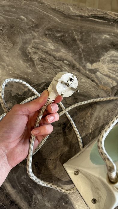 Утюг для одежды Clatronic