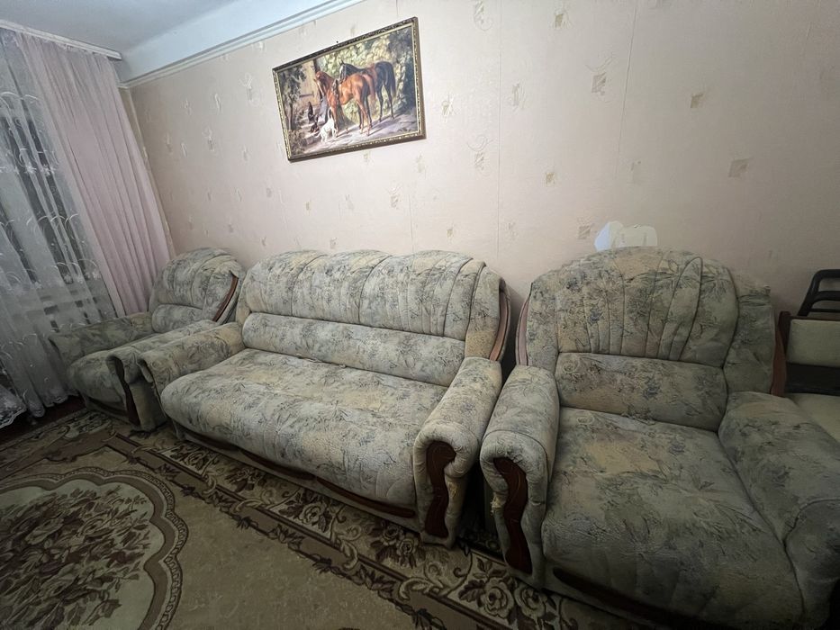 Продам диван и 2 кресла