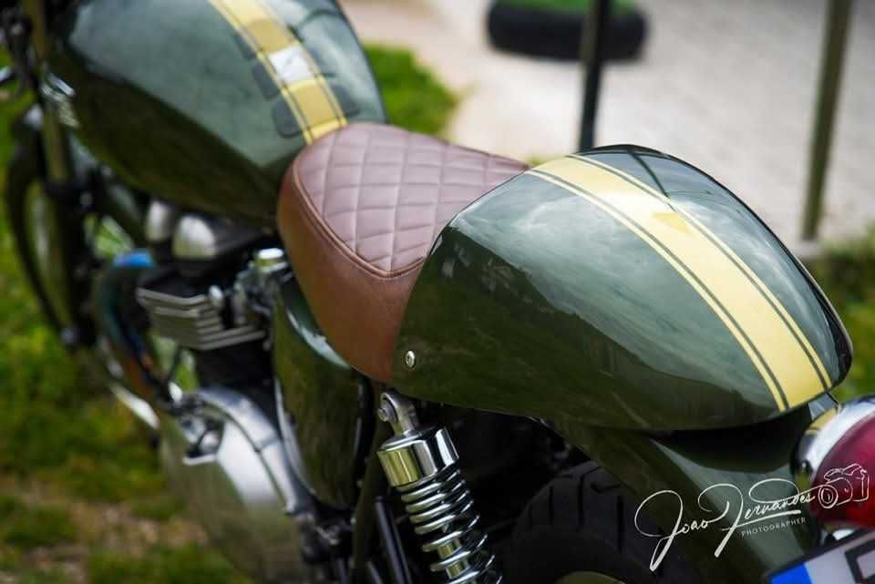 Mota Triumph Thruxton 900