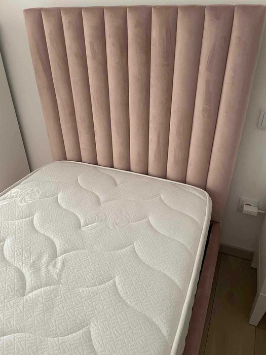 Cama (Estufada veludo Rosa) + Colchão (90x200cm)