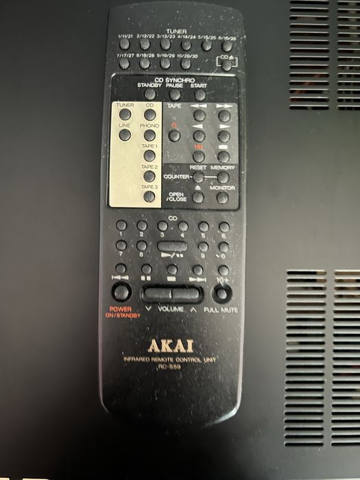 Akai AM 59 z oryginalnym pilotem