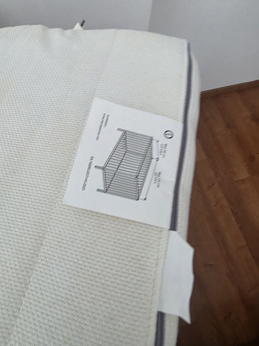 Berço Branco com colchão, edredão e protetor novos