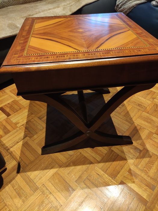 Mesa de centro mogno com pau Ferro  com 53cmx53cm