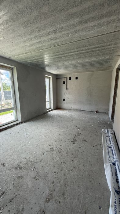 Котедж Солонка 130кв.м 2.5 сотки з центральними комунікаціями, гараж, готовий, можна вже робити ремонт