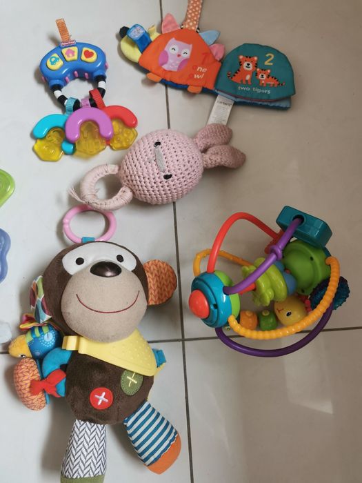 Zabawki dla niemowlaka czapka gratis