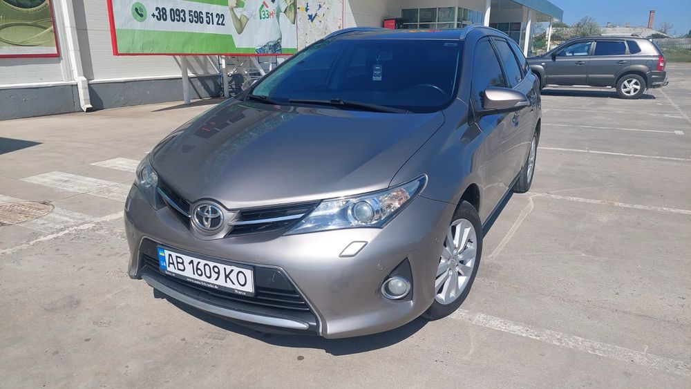 Продам Toyota Auris Diesel 2.0 D-4D