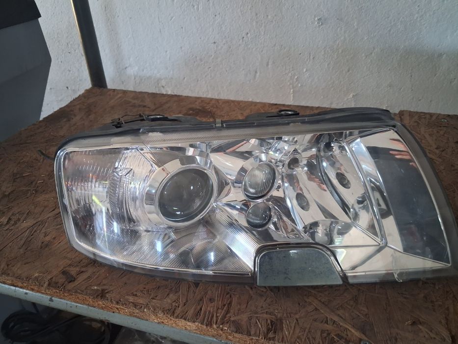 Maska lampy zderzak skoda superb 1