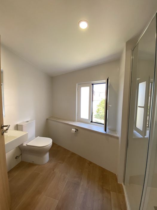 Quarto com WC privado perto do polo  1