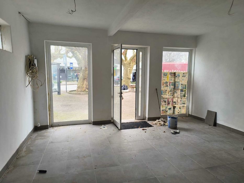 Arrenda-se loja no largo da Feira nova - Ariz - Bem viver