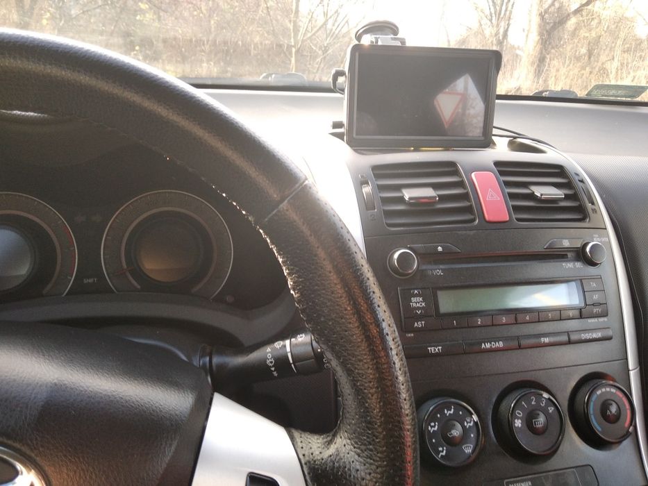 Продам Toyota auris 2011