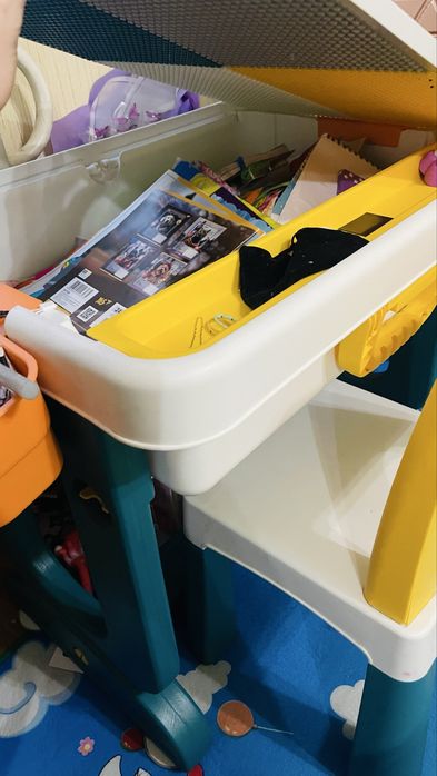 Срочно продам столик - трансформер дитячий