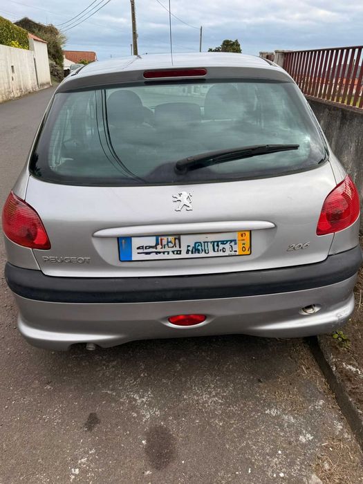Vende se Peugeot 206