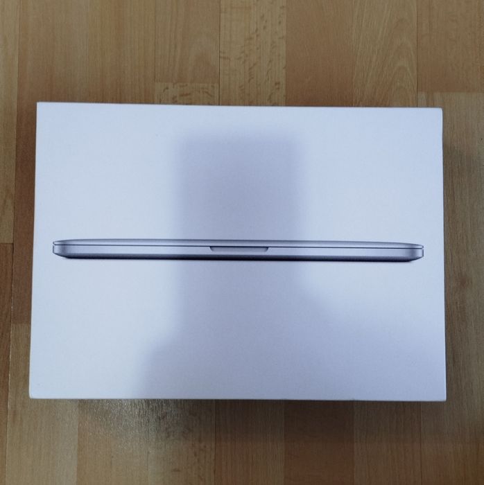 Caixa Apple MacBook Pro 13
