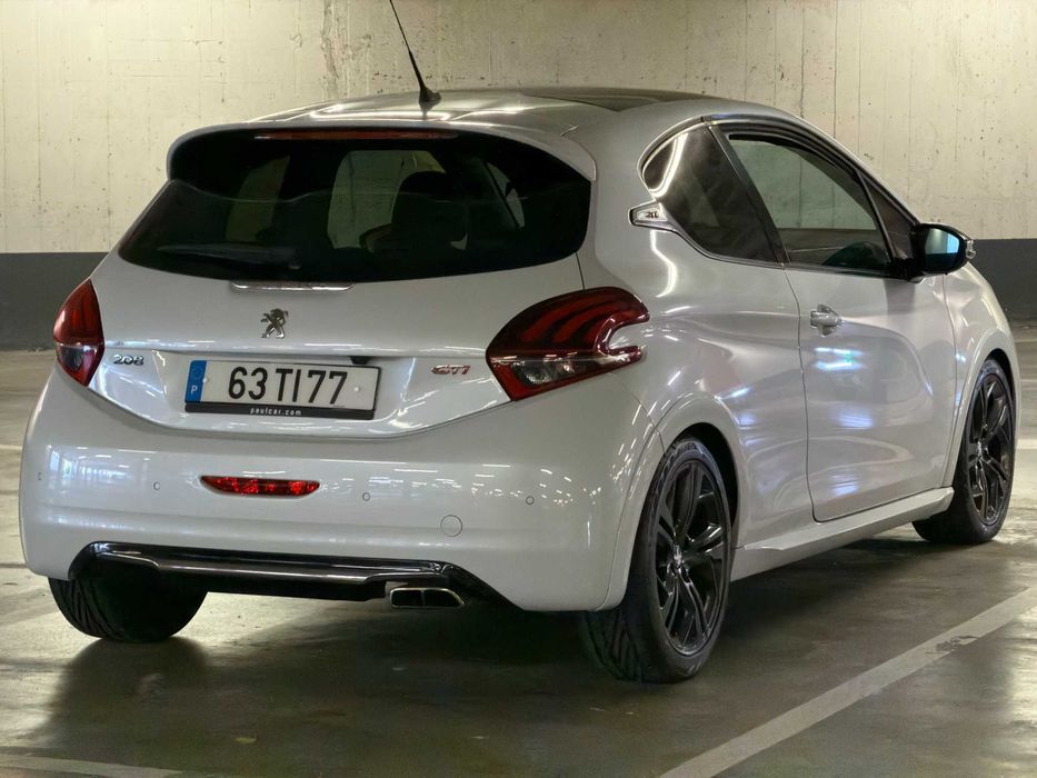 Peugeot 208 GTi - 2017
