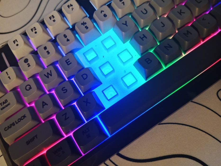 Клавиатура  75% не бита и не крашина