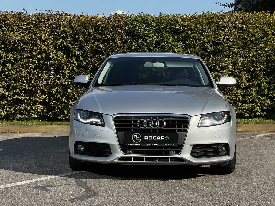 Audi A4b8 2011 рік 1.8 бензин