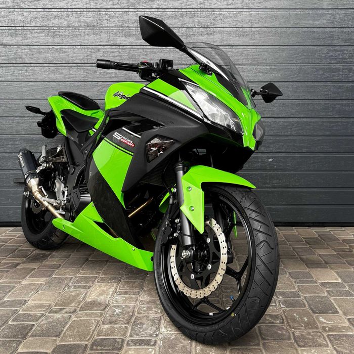 Продам мотоцикл Kawasaki Ninja 250 (4490)